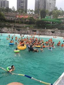 温泉沙滩吃瓜,悠闲夏日吃瓜时光