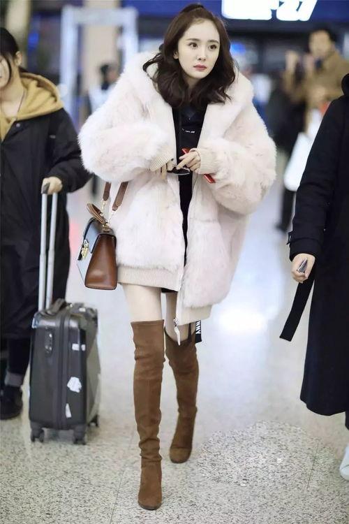 聊城大学aj女吃瓜,揭秘校园时尚争议背后的真相