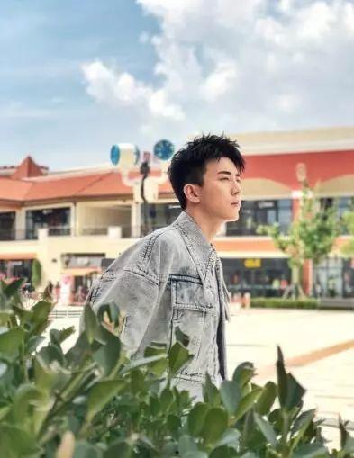 南财校草pc吃瓜