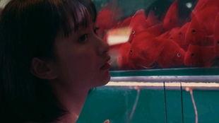 另类女孩吃瓜